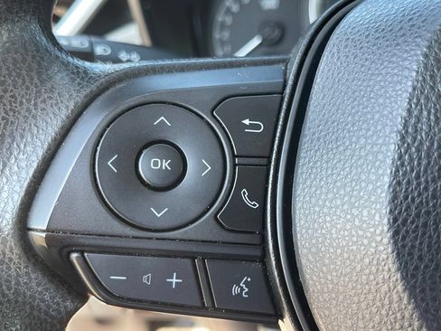 Used 2022 Toyota Corolla LE FWD image 21