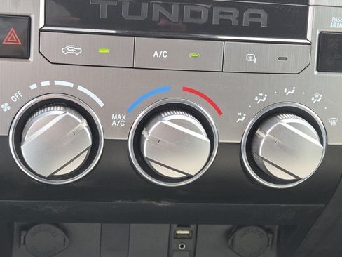 Used 2019 Toyota Tundra SR5 AWD/4WD image 34