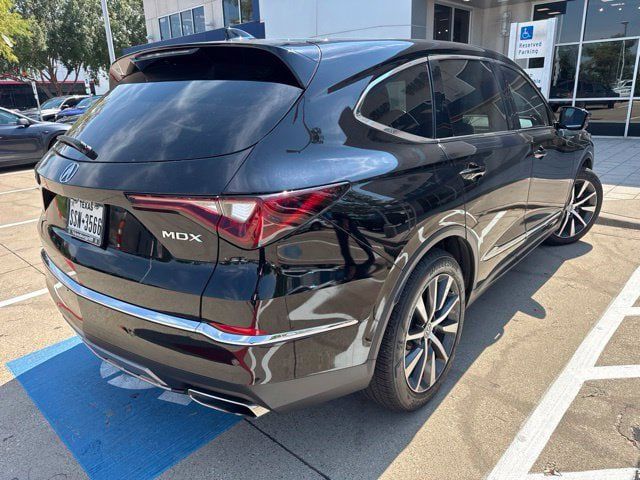 Used 2025 Acura MDX w/ Technology Package FWD image 9