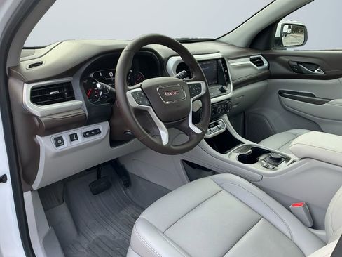 Used 2023 GMC Acadia SLT w/ Technology Package image 11