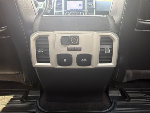 Used 2019 Ford F150 Lariat w/ Equipment Group 502A Luxury AWD/4WD image 19