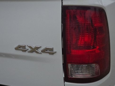 Used 2019 RAM 1500 Express AWD/4WD image 21