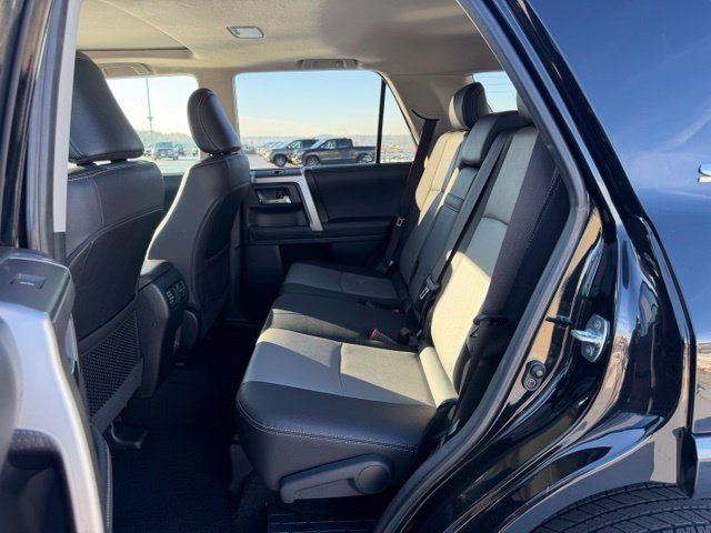 Used 2023 Toyota 4Runner SR5 Premium w/ Moonroof Package AWD/4WD image 15