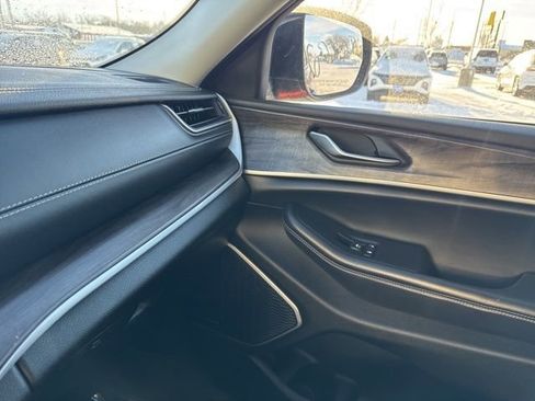 Used 2021 Jeep Grand Cherokee L Limited w/ Trailer Tow Package image 13