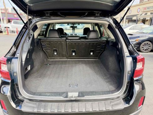 Used 2017 Subaru Outback 3.6R Limited AWD/4WD image 14