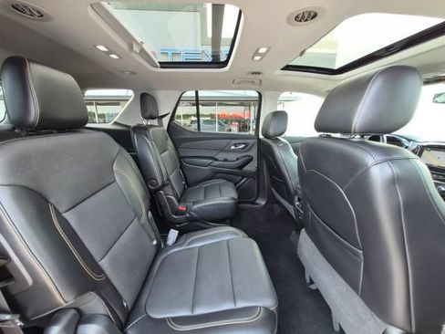 Used 2018 Chevrolet Traverse Premier w/ Driver Confidence II Package FWD image 22