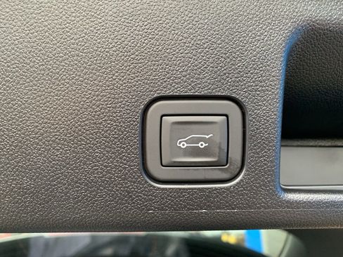 New 2026 Chevrolet Equinox EV LT FWD image 9