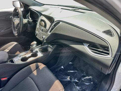 Used 2024 Chevrolet Malibu LT FWD image 28