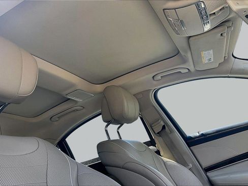 Used 2019 Mercedes-Benz S 560 4MATIC Sedan image 27