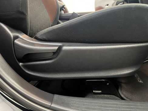 Used 2024 Nissan Kicks SR FWD image 30