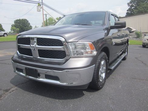 Used 2017 RAM 1500 Classic SLT RWD image 40