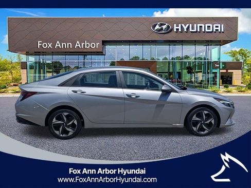 Certified 2023 Hyundai Elantra SEL w/ Convenience Package FWD image 6