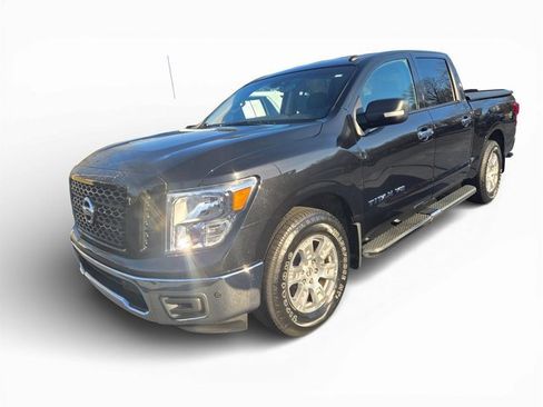 Used 2019 Nissan Titan SV w/ SV Convenience Package image 8