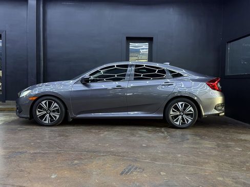 Used 2017 Honda Civic EX-T image 5