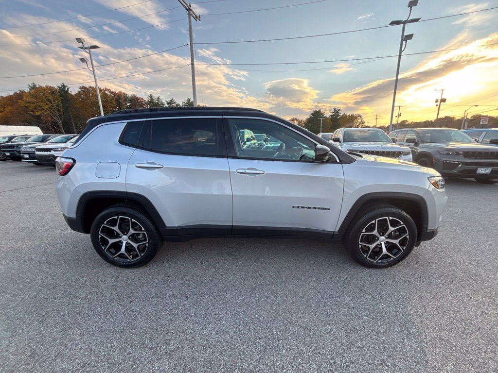 Certified 2024 Jeep Compass Limited w/ Sun and Sound Group AWD/4WD image 6