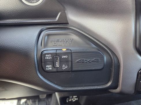 Used 2019 RAM 2500 Big Horn image 31