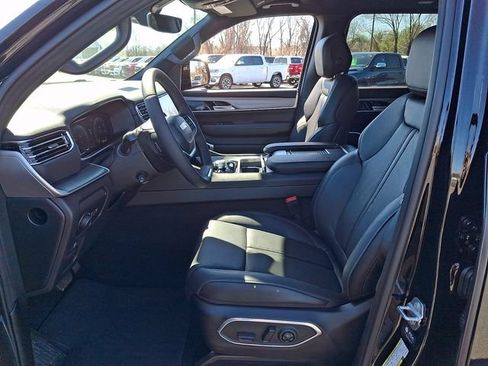 New 2026 Jeep Grand Wagoneer Limited AWD/4WD image 12