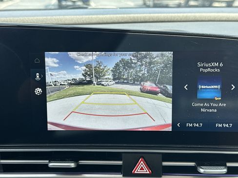 Used 2025 Hyundai Elantra Limited FWD image 25