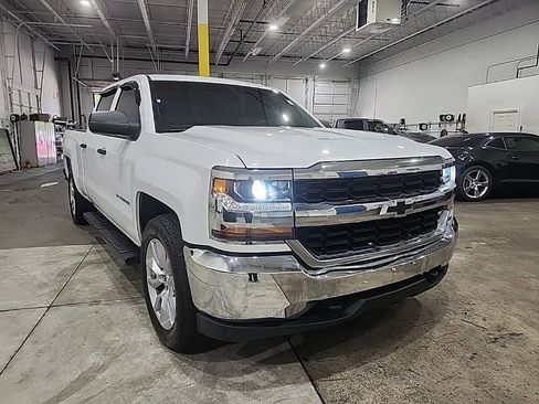 Used 2017 Chevrolet Silverado 1500 W/T w/ Trailering Package AWD/4WD image 3