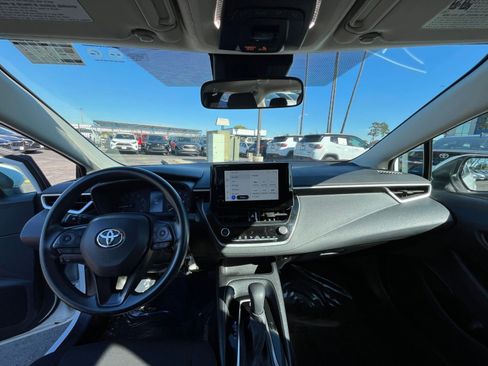 Used 2023 Toyota Corolla LE image 34