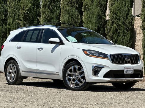 Used 2019 Kia Sorento SX image 2