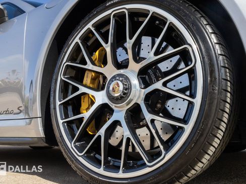 Used 2014 Porsche 911 Turbo S image 19