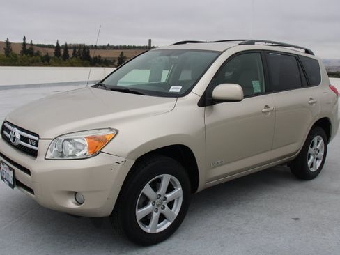 Used 2008 Toyota RAV4 Limited FWD image 6