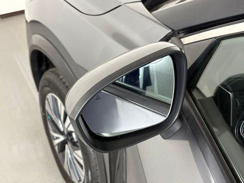 Used 2023 Nissan Rogue SV FWD image 13