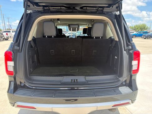 Used 2023 Ford Expedition XLT RWD image 17