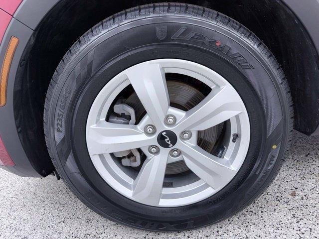 Used 2023 Kia Sorento LX FWD image 11