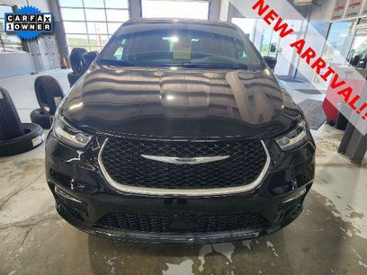 Used 2024 Chrysler Pacifica Limited