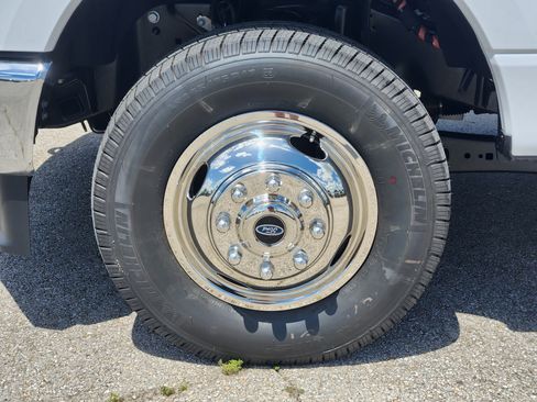 New 2026 Ford F350 XL w/ XL Chrome Package AWD/4WD image 10