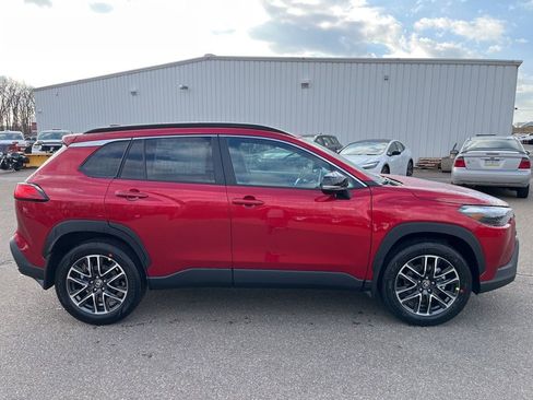 Used 2026 Toyota Corolla Cross XLE w/ Convenience Package image 6