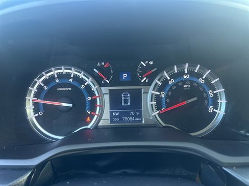 Used 2018 Toyota 4Runner TRD Off-Road Premium AWD/4WD image 21