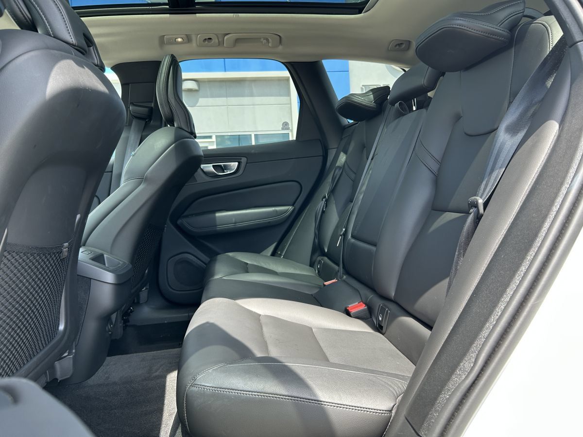Used 2025 Volvo XC60 B5 Core w/ Protection Package Premier AWD/4WD image 14