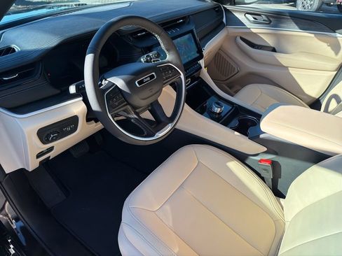 New 2026 Jeep Grand Cherokee Limited w/ Limited Altitude Package RWD image 31