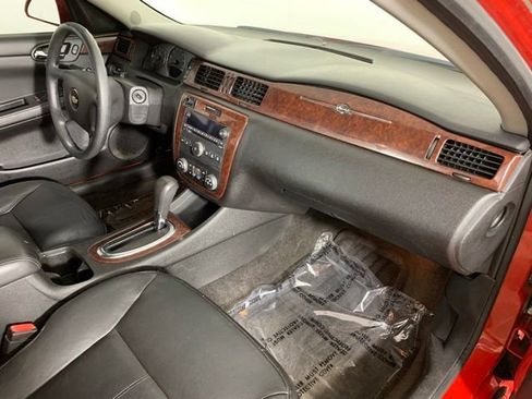 Used 2009 Chevrolet Impala LT FWD image 19