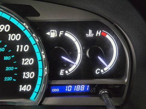 Used 2013 Toyota Venza XLE image 17