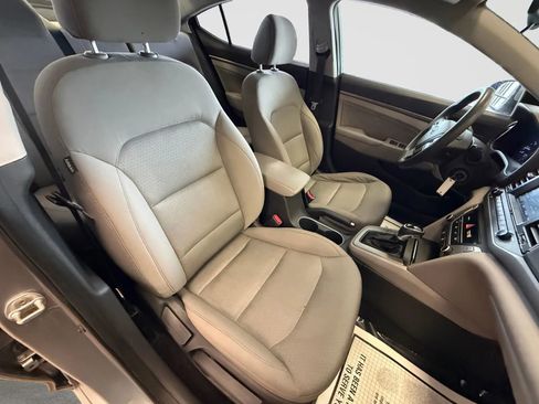 Used 2017 Hyundai Elantra SE FWD image 50