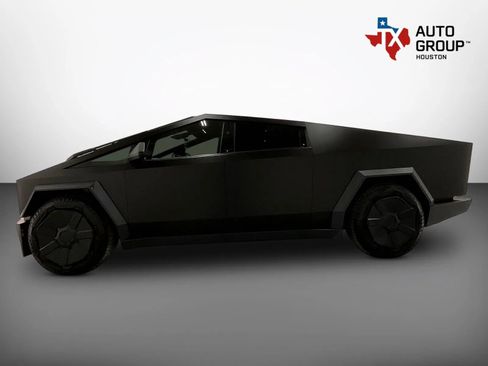 Used 2024 Tesla Cybertruck AWD Crew Cab image 9