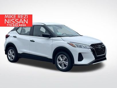 New 2025 Nissan Kicks Play S