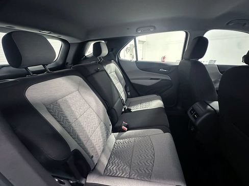 Used 2023 Chevrolet Equinox LS AWD/4WD image 24