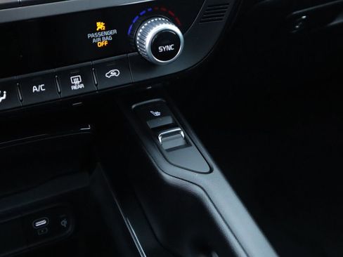 New 2025 Kia Telluride S image 40