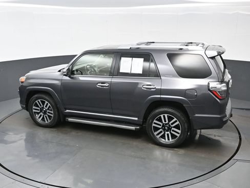 Used 2018 Toyota 4Runner Limited AWD/4WD image 39