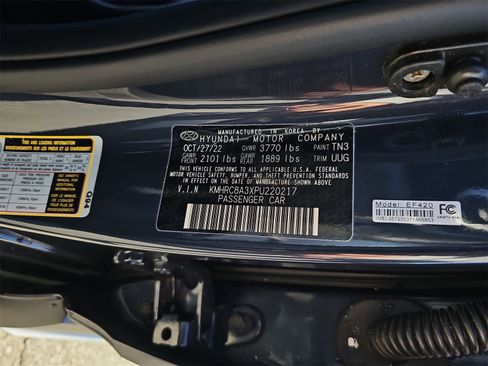 Used 2023 Hyundai Venue Limited image 37