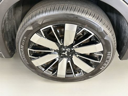 Used 2025 Mitsubishi Outlander SE AWD/4WD image 11
