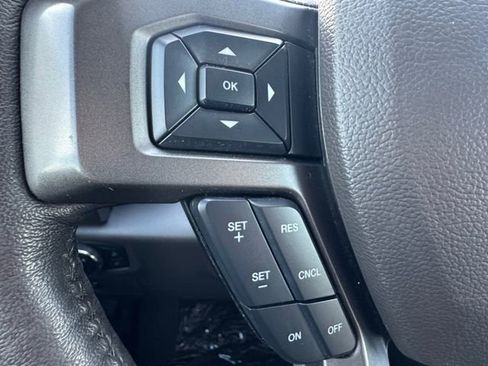 Used 2019 Ford Expedition XLT image 7