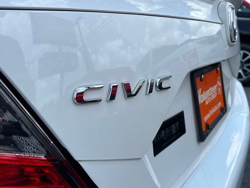 Used 2017 Honda Civic Touring image 7