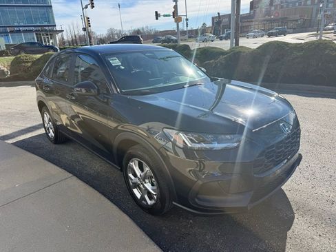 Used 2025 Honda HR-V LX image 3