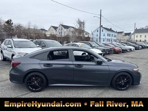 Used 2025 Honda Civic Sport image 3